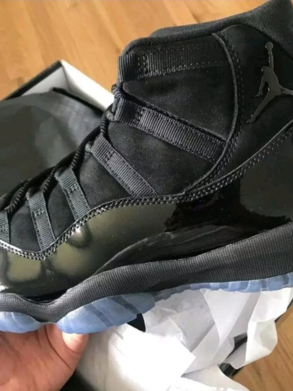 Air Jordan 11 Cap & Gown